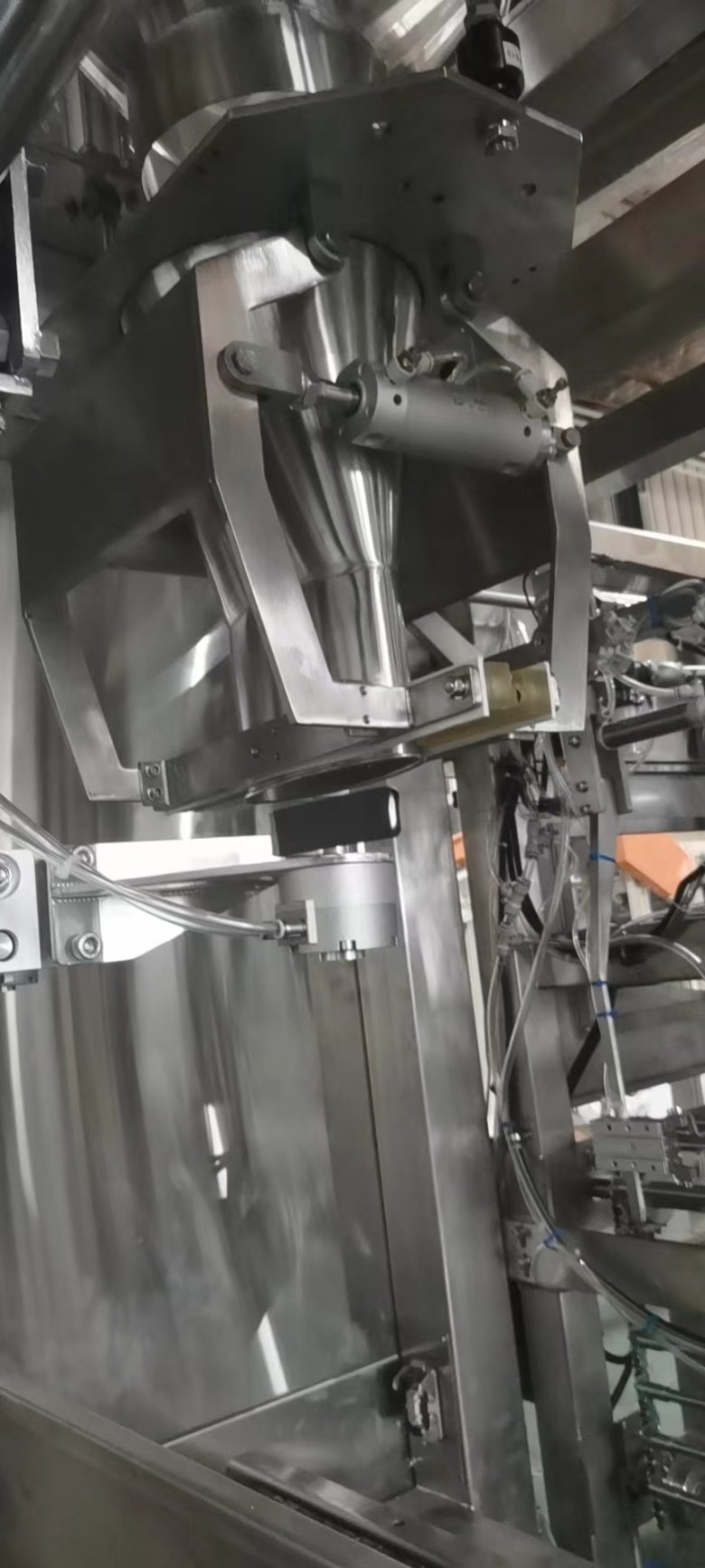 093331_943856_gsdt.jpg 093331_943856_gsdt.jpg