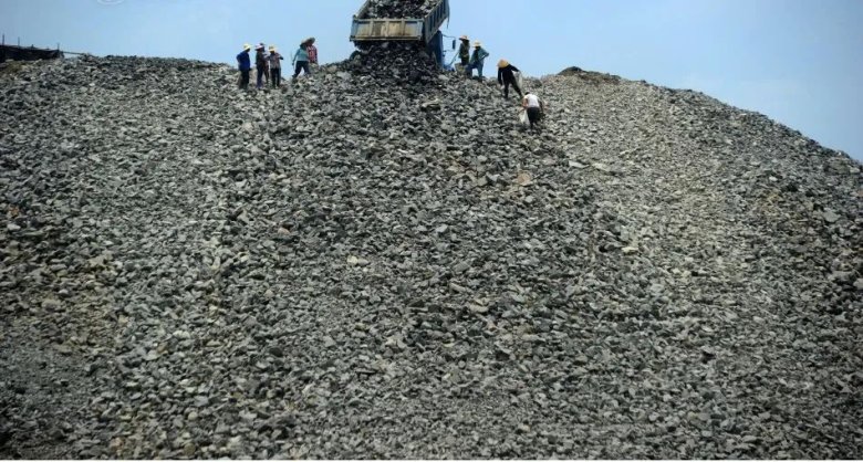 155055_882611_jswz.jpg 礦山廢石、尾礦.jpg