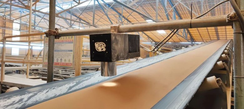 090321_283075_gsdt.jpg 090321_283075_gsdt.jpg