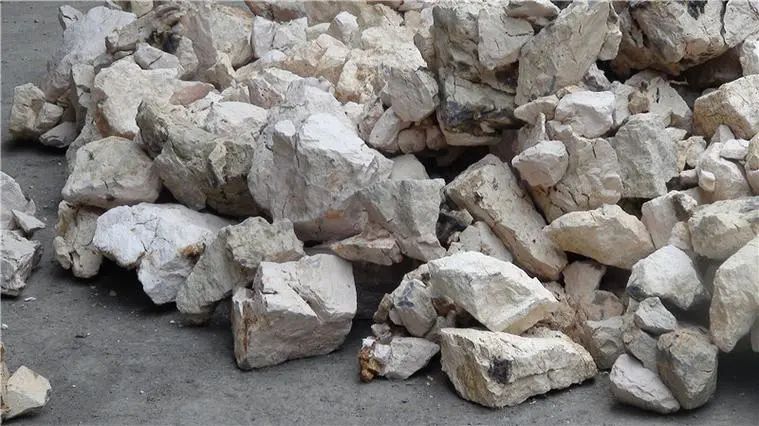 105211_853898_jswz.jpg 鋁礬土細磨什么設備好用?.jpg