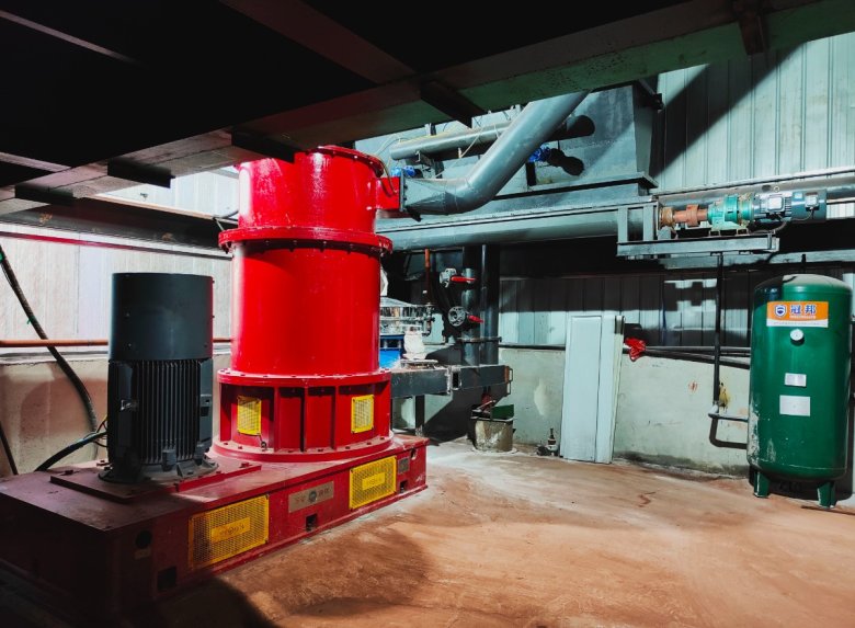 081302_508557_gsdt.jpg 蜂巢磨 紅4.jpg