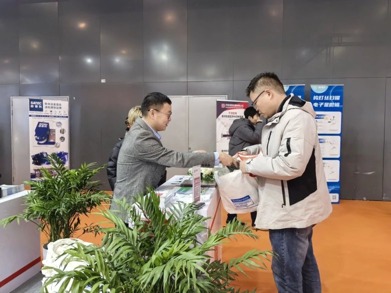 103439_781126_gsdt.jpg 103439_781126_gsdt.jpg