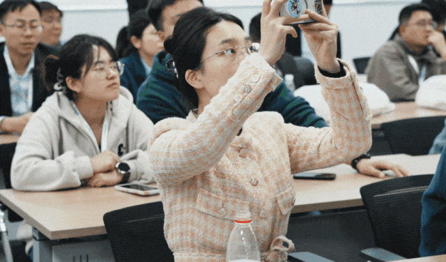 084000_884863_gsdt.gif 084000_884863_gsdt.gif