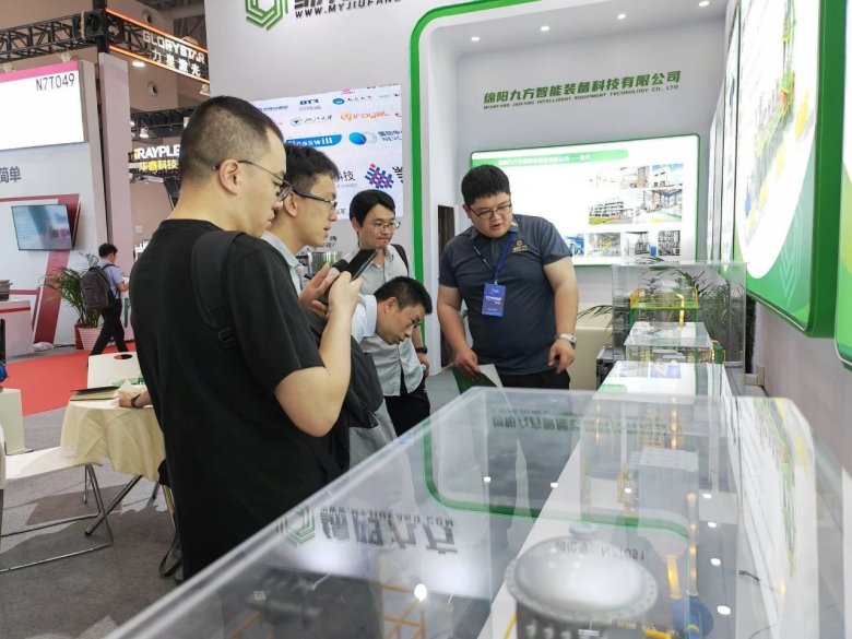 092650_538171_gsdt.jpg 092650_538171_gsdt.jpg