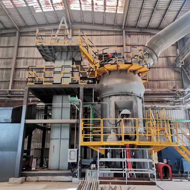 095321_552725_jswz.jpg 山東GKLM立式磨粉機生產現場.jpg