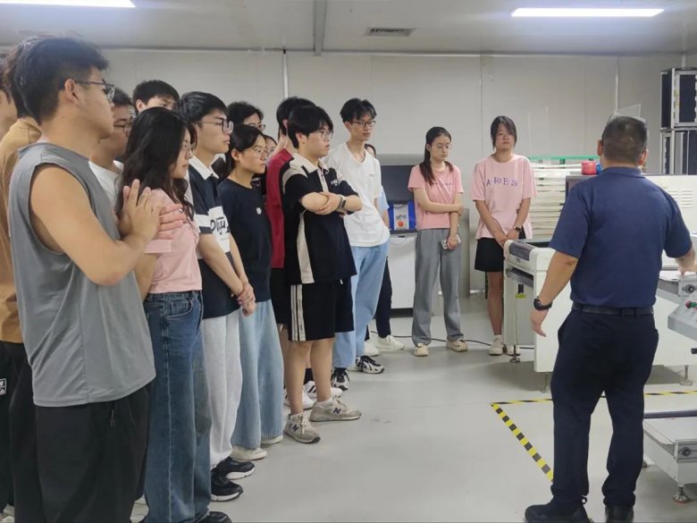 143304_040014_gsdt.jpg 143304_040014_gsdt.jpg