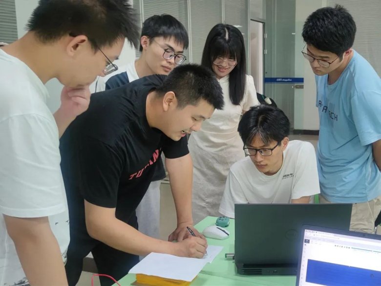 143407_581835_gsdt.jpg 143407_581835_gsdt.jpg