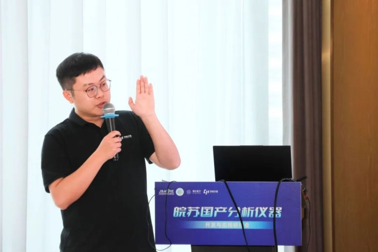 081811_753499_gsdt.jpg 081811_753499_gsdt.jpg