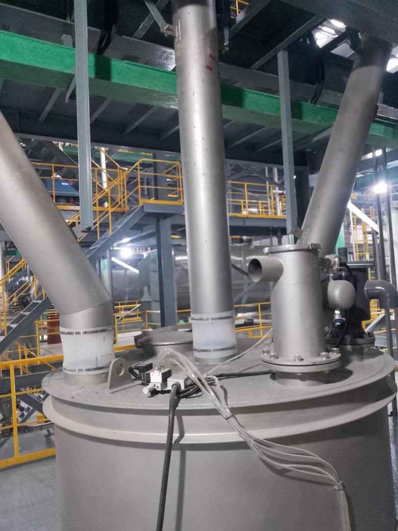 081251_010547_gsdt.jpg 081251_010547_gsdt.jpg