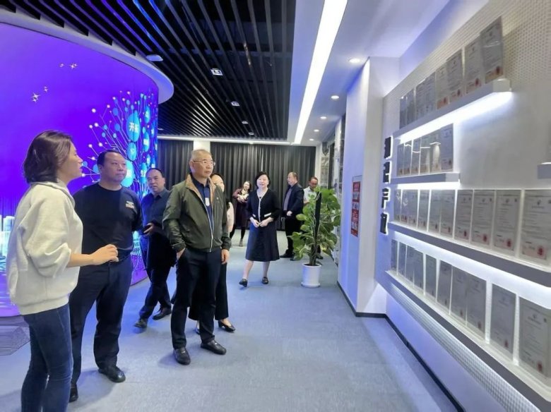 154503_842703_gsdt.jpg 154503_842703_gsdt.jpg