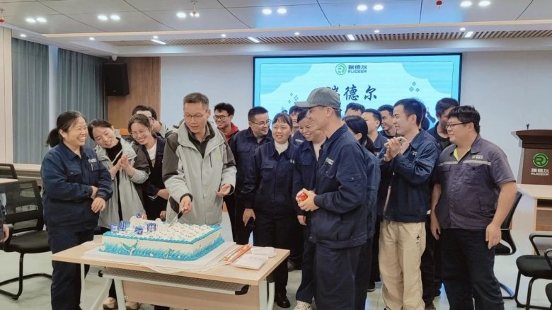 093049_729482_gsdt.jpg 093049_729482_gsdt.jpg