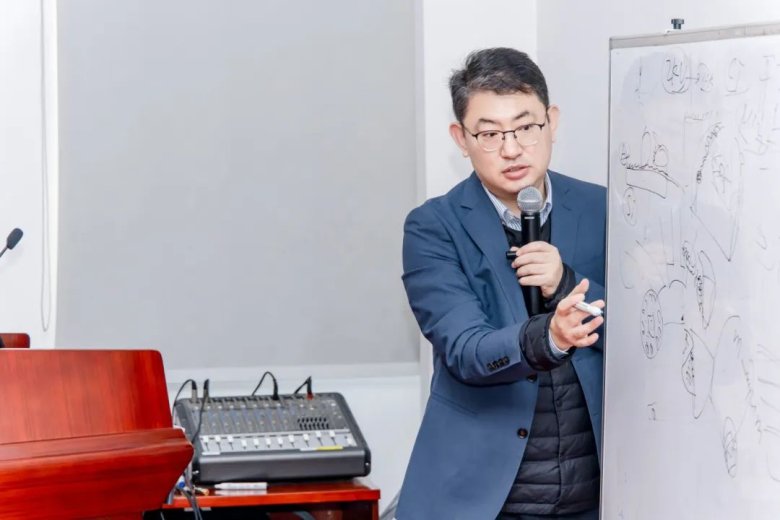 082004_653079_gsdt.jpg 082004_653079_gsdt.jpg