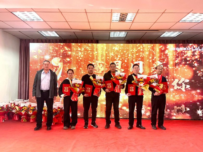 111200_720738_gsdt.jpg 111200_720738_gsdt.jpg