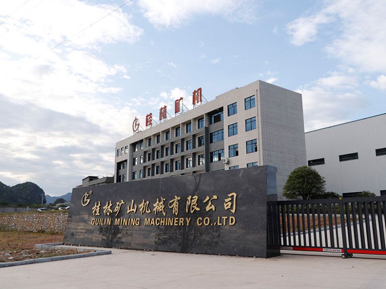 在桂林怎么選一家合適的雷蒙磨粉機供應商