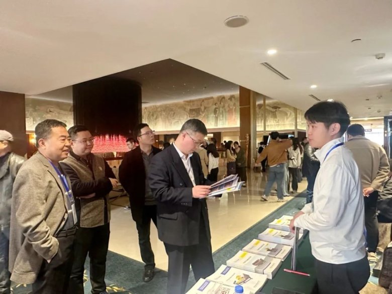 115351_802993_gsdt.jpg 115351_802993_gsdt.jpg