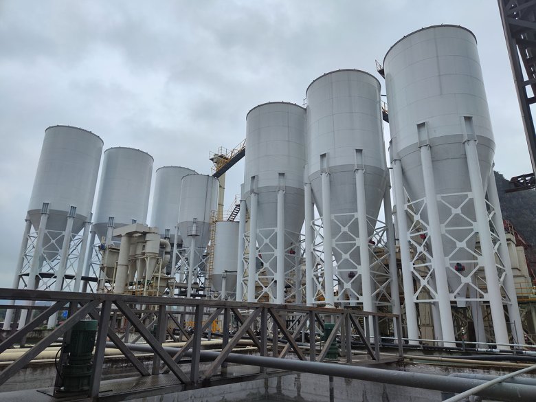 103307_753734_jswz.jpg 桂林氫氧化鈣設備現場.jpg