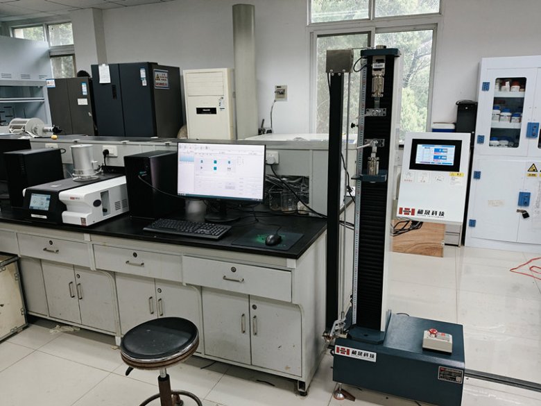 110318_361167_gsdt.jpg 熱重分析儀和拉力機.jpg