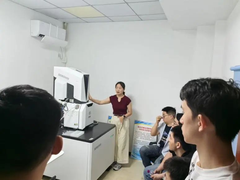 083729_554733_gsdt.jpg 083729_554733_gsdt.jpg