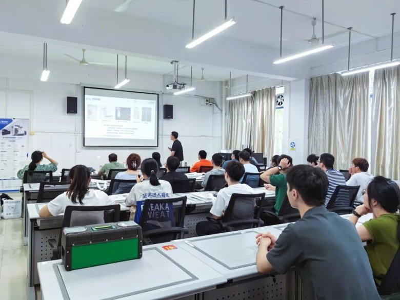 082833_000109_gsdt.jpg 082833_000109_gsdt.jpg