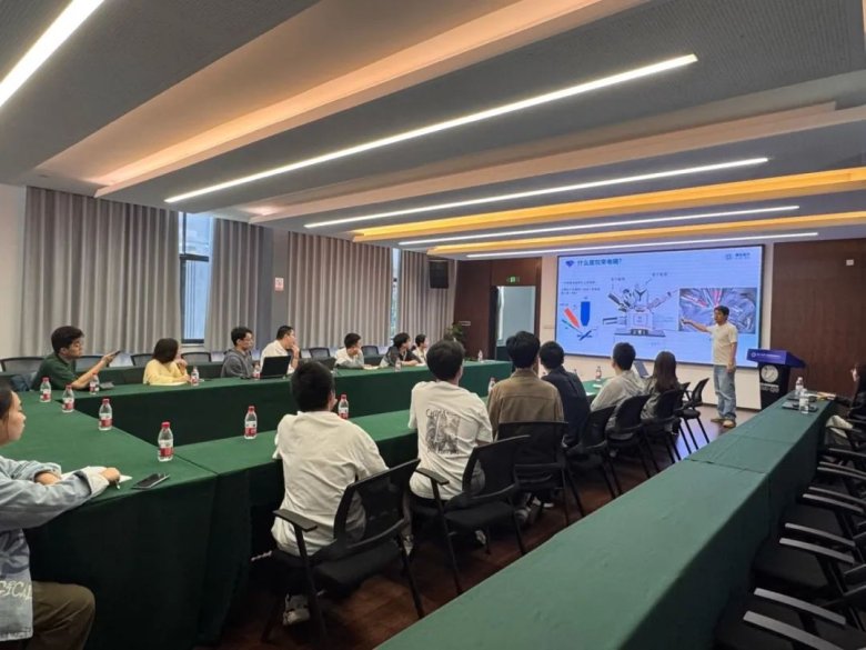 081025_714269_gsdt.jpg 081025_714269_gsdt.jpg