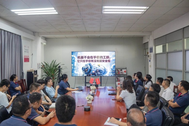 080648_002534_gsdt.jpg 080648_002534_gsdt.jpg