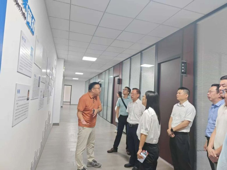 080824_770667_gsdt.jpg 080824_770667_gsdt.jpg