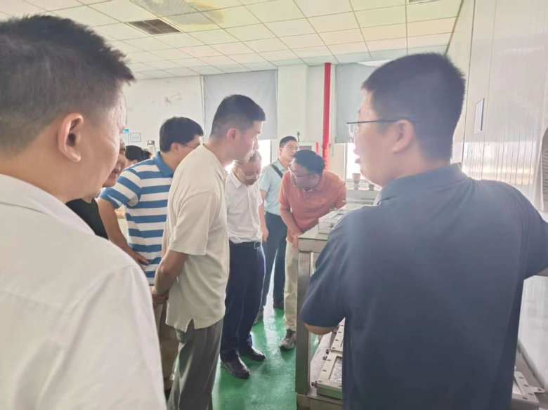 080924_487113_gsdt.jpg 080924_487113_gsdt.jpg